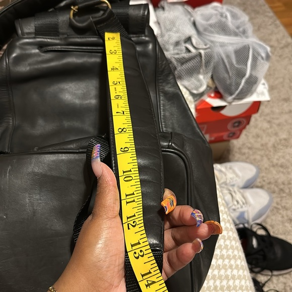 Black Coach backpack barely used - Picture 9 of 10